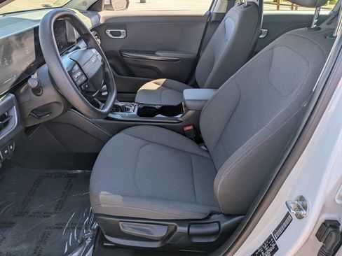 Used 2025 Kia K4 LXS image 14