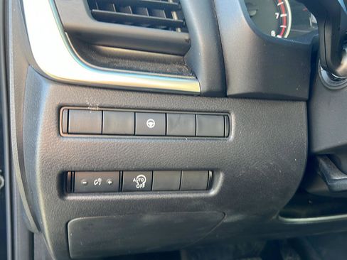 Used 2023 Nissan Rogue SV image 15