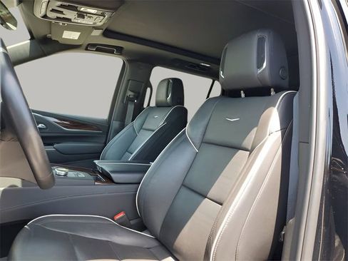 Used 2023 Cadillac Escalade Premium Luxury image 24