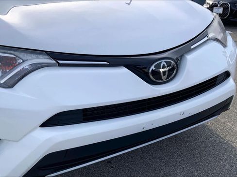 Used 2018 Toyota RAV4 XLE image 32