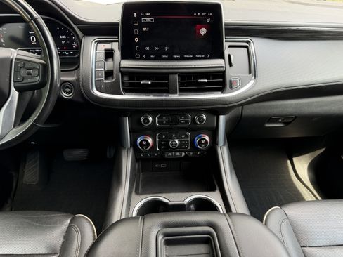 Used 2022 GMC Yukon XL SLT w/ SLT Luxury Package RWD image 8