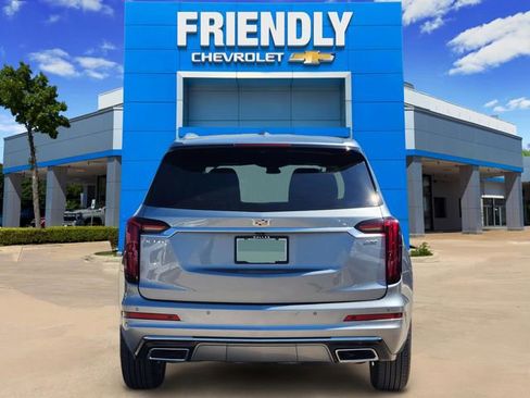 Used 2025 Cadillac XT6 Premium Luxury image 6