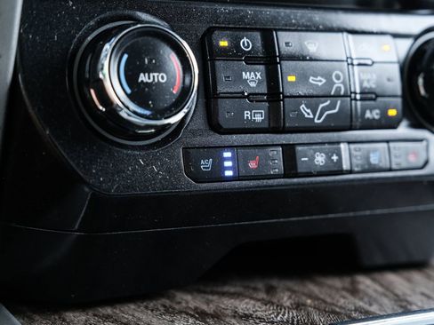 Used 2019 Ford F250 Lariat w/ Lariat Ultimate Package AWD/4WD image 49