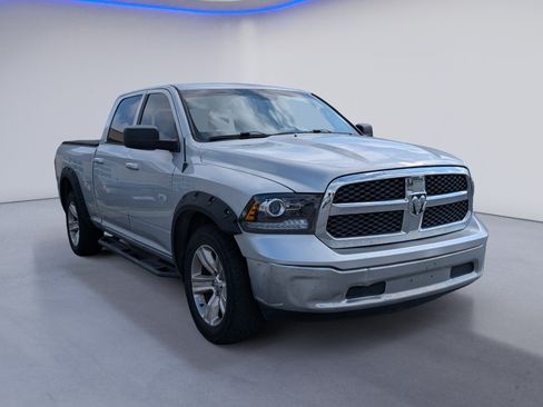 Used 2019 RAM 1500 Classic SLT RWD image 5