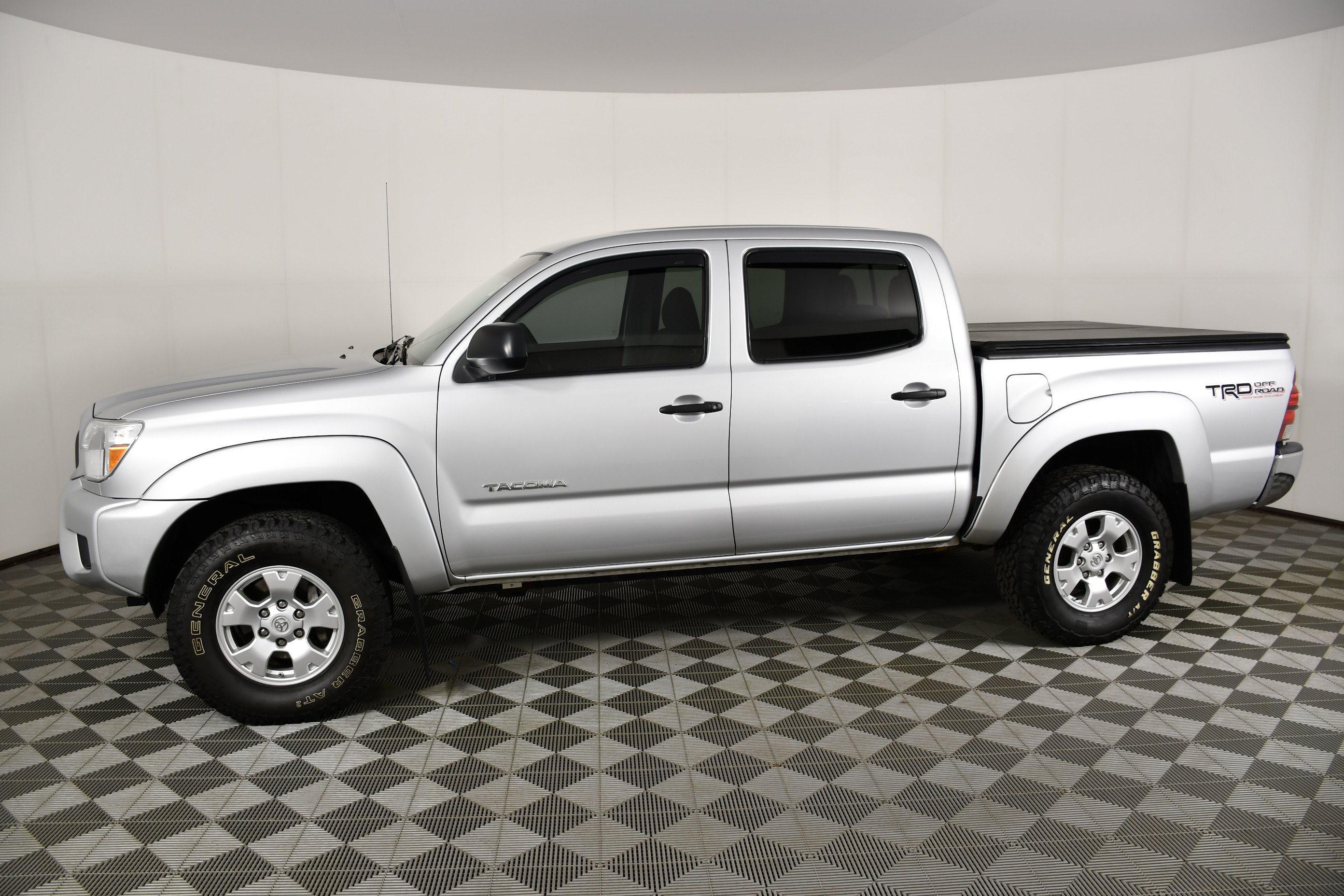 Used 2013 Toyota Tacoma 4x4 Double Cab w/ TRD Off-Road Pkg image 9
