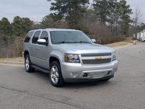 Used 2013 Chevrolet Tahoe LTZ image 3