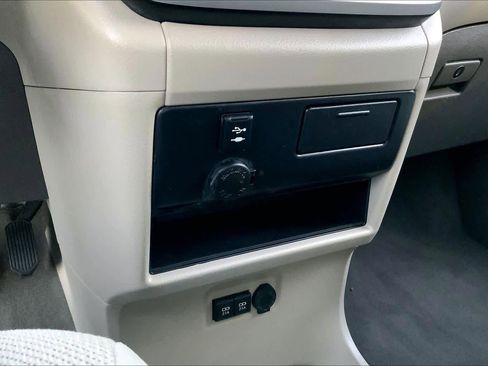 Used 2020 Toyota Sienna L image 69