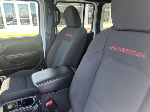 Used 2022 Jeep Wrangler Unlimited Rubicon w/ LED Lighting Group image 19