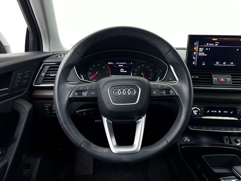 Used 2023 Audi Q5 2.0T Premium w/ Convenience Package AWD/4WD image 4