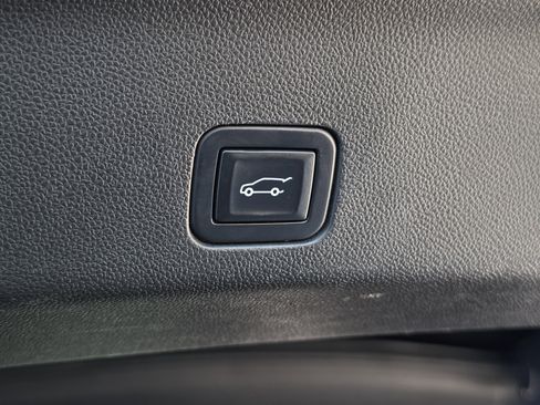 Used 2022 GMC Yukon AT4 image 10