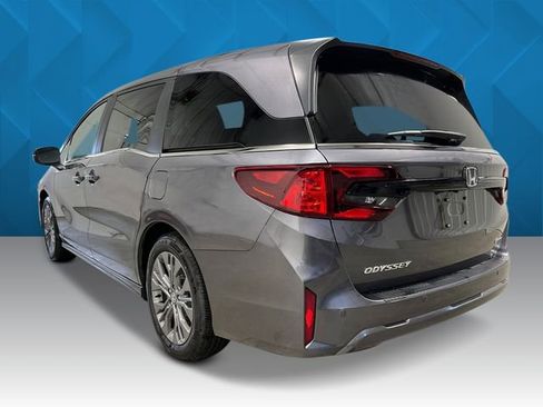 New 2026 Honda Odyssey Touring image 3