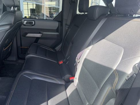 Used 2023 Ford Bronco Badlands w/ Sasquatch Package AWD/4WD image 3