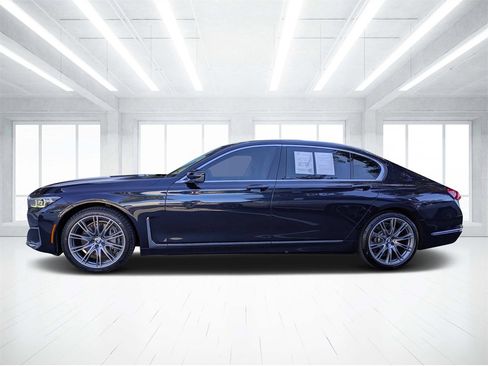 Used 2020 BMW 750i xDrive w/ Executive Package image 6