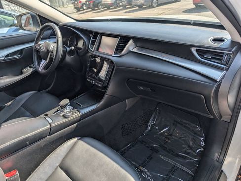 Used 2019 INFINITI QX50 Luxe w/ Navigation Package FWD image 13