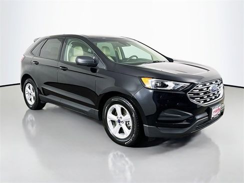 Used 2020 Ford Edge SE image 11