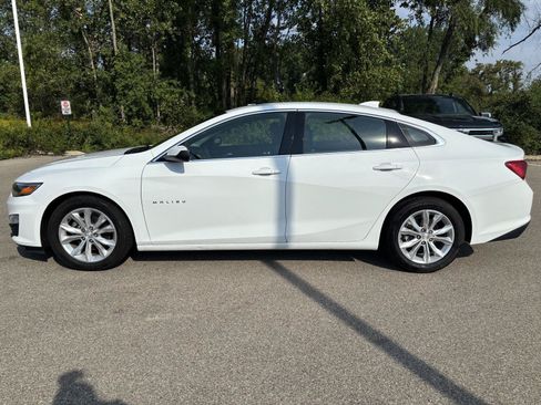 Used 2024 Chevrolet Malibu LT FWD image 2