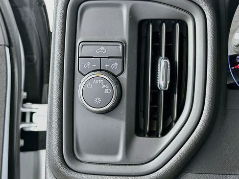 Used 2022 Chevrolet Silverado 1500 Custom RWD image 26