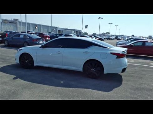 Used 2022 Nissan Altima 2.5 SR w/ Midnight Edition Package image 6