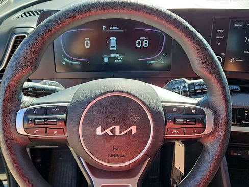 Used 2025 Kia Sportage LX FWD image 19