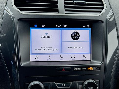 Used 2019 Ford Explorer XLT w/ Equipment Group 201A image 9