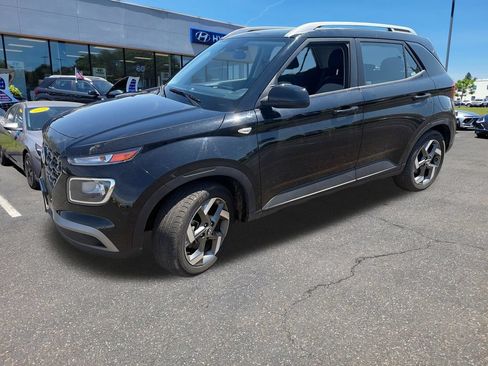 Used 2025 Hyundai Venue SEL FWD image 9