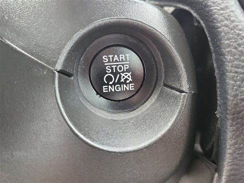 Used 2019 Jeep Compass Sport image 9