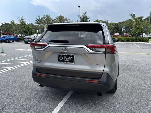 Used 2021 Toyota RAV4 XLE FWD image 25