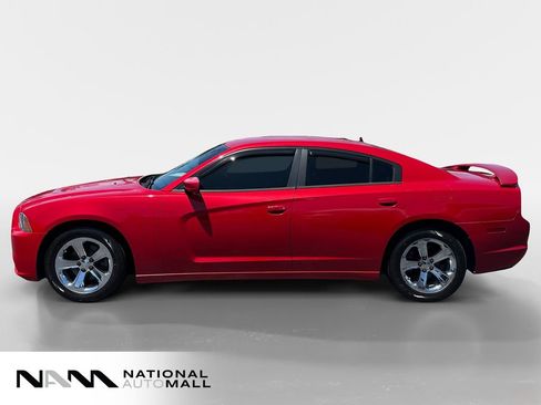 Used 2013 Dodge Charger SE w/ Sport Appearance Group RWD image 2