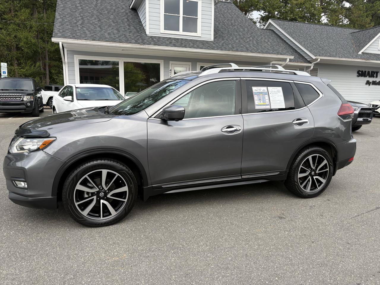 Used 2019 Nissan Rogue SL w/ Premium Package FWD image 2
