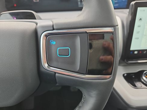 Certified 2025 Ford Expedition Active image 15