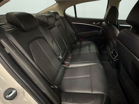 Used 2025 Genesis G70 2.5T AWD/4WD image 16
