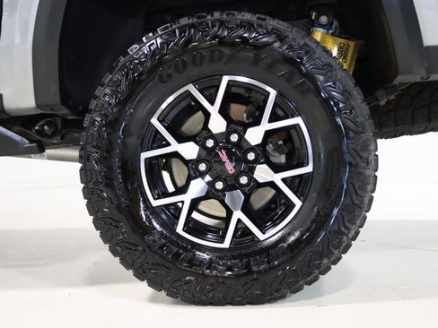 Used 2023 GMC Canyon AT4X image 81