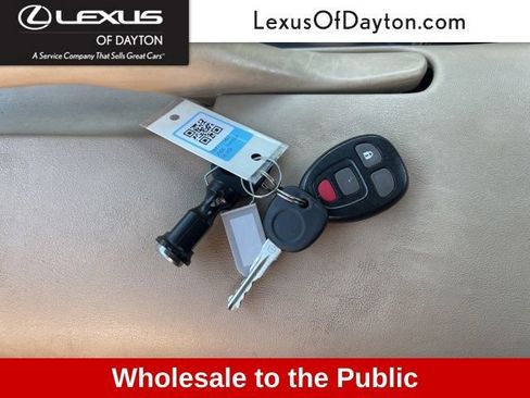 Used 2006 Pontiac Solstice Convertible w/ Premium Package RWD image 28
