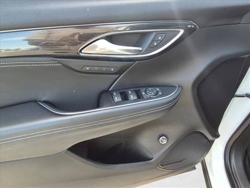 Used 2023 Buick Envision Essence w/ Sport Touring Package FWD image 6