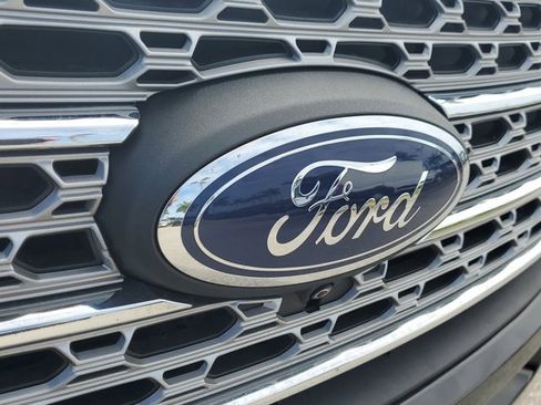 Certified 2023 Ford Explorer Limited w/ Equipment Group 301A image 7