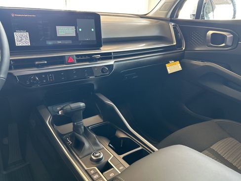 New 2026 Kia Sorento LX FWD image 21