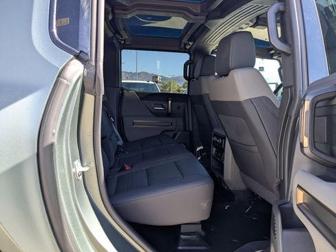 Used 2024 GMC Hummer EV 3X w/ LPO, Illumination Package image 20