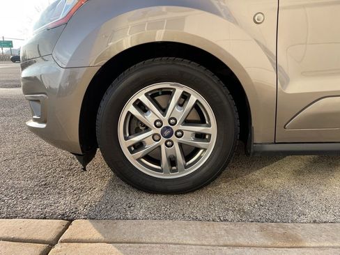 Used 2019 Ford Transit Connect XLT w/ XLT Premium Package image 19