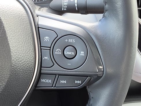 Certified 2025 Toyota Corolla SE FWD image 17