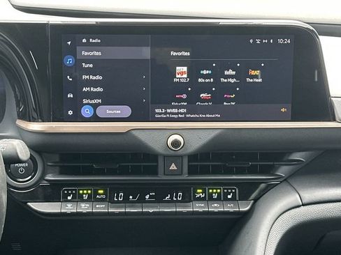 Certified 2025 Toyota Crown Signia image 13