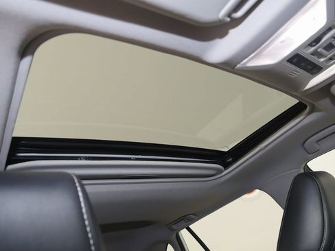 Used 2022 Toyota RAV4 Limited image 10