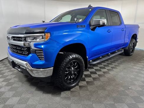 Used 2025 Chevrolet Silverado 1500 LT AWD/4WD image 8
