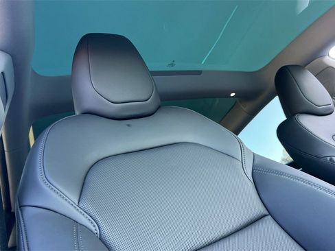 Used 2025 Tesla Model 3 Long Range image 16