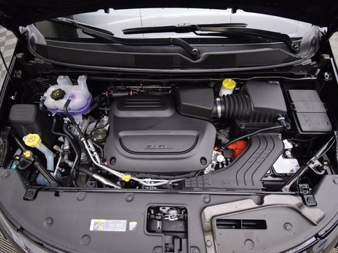 New 2027 Chrysler Pacifica Select FWD image 10