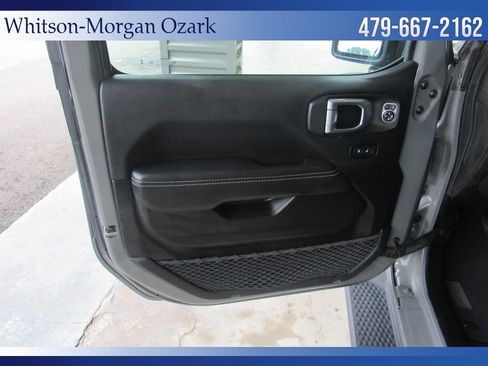 Used 2022 Jeep Wrangler Unlimited Sahara w/ Cold Weather Group AWD/4WD image 32