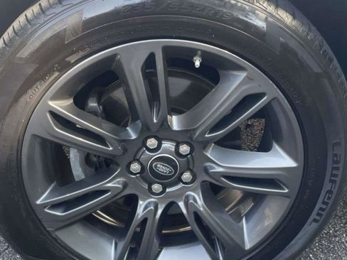 Used 2019 Land Rover Range Rover Evoque Landmark Edition image 5