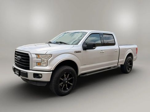Used 2015 Ford F150 XLT w/ Equipment Group 302A Luxury AWD/4WD image 7