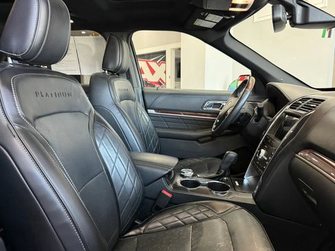 Used 2019 Ford Explorer Platinum AWD/4WD image 26