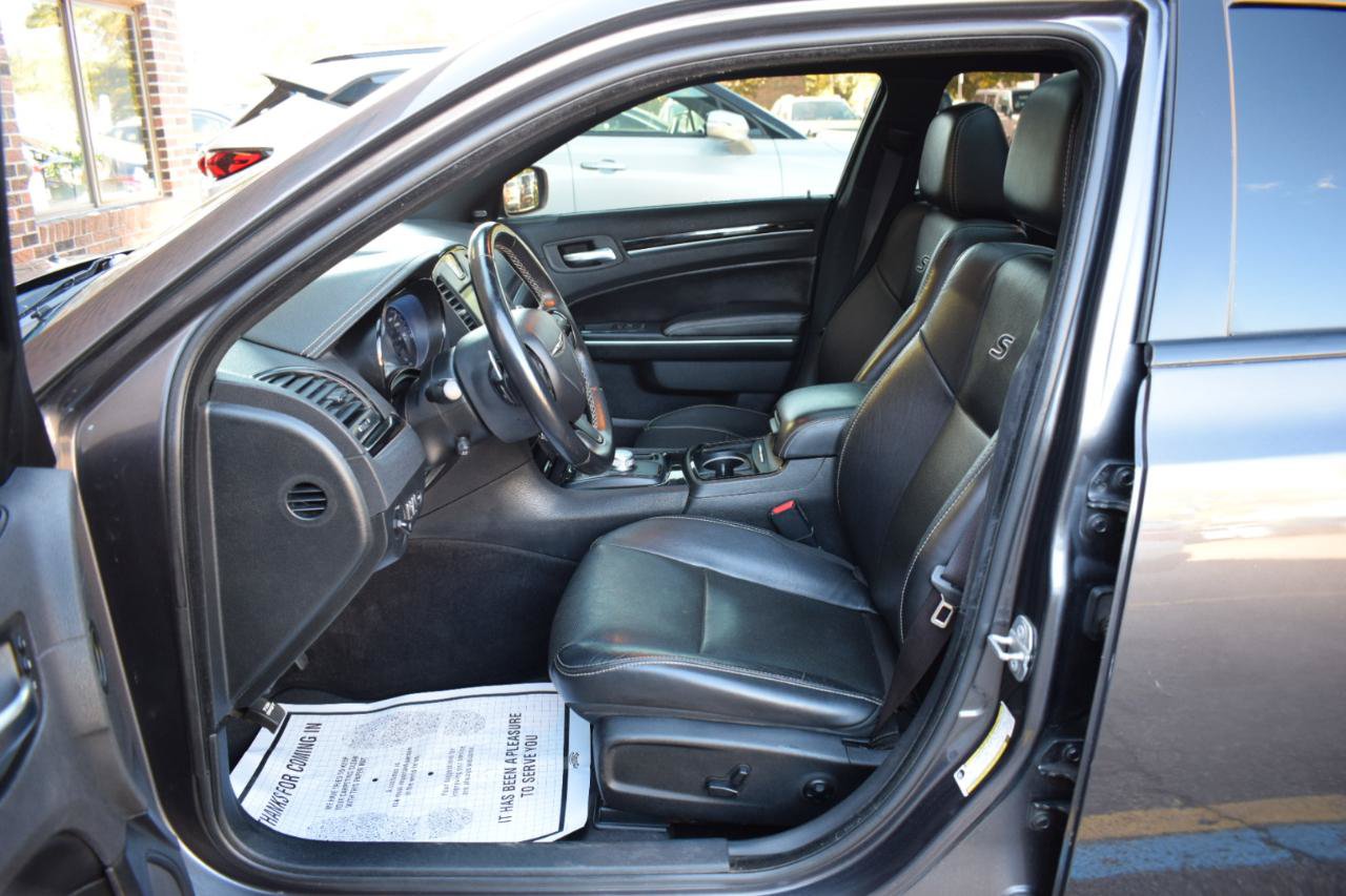 Used 2018 Chrysler 300 S w/ 300S Premium Group 2 AWD/4WD image 33