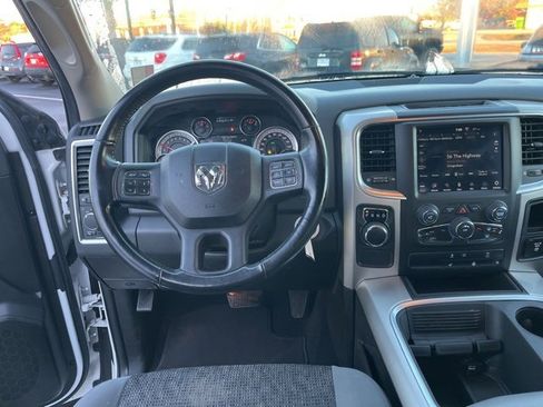 Used 2020 RAM 1500 Classic SLT w/ Luxury Group image 17